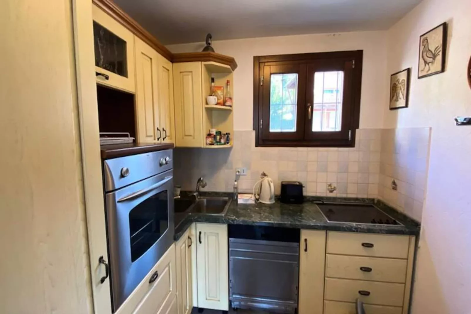 Chalet Carlines-Image-tags.