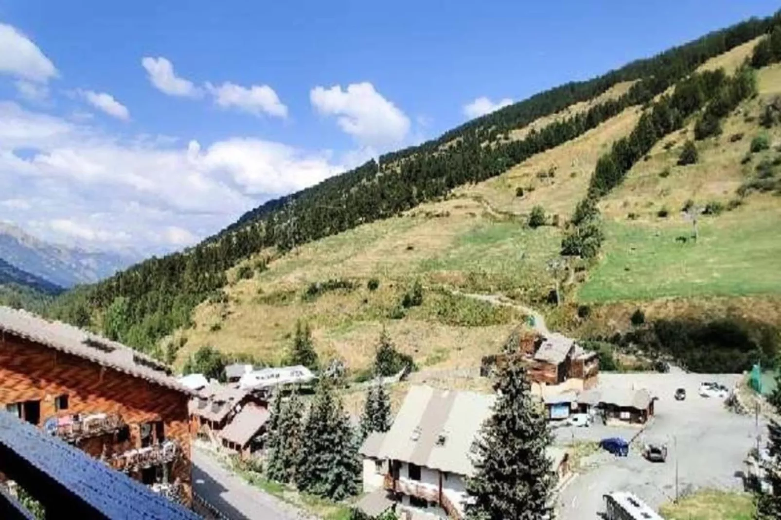 Résidence Canteneige-Uitzicht zomer