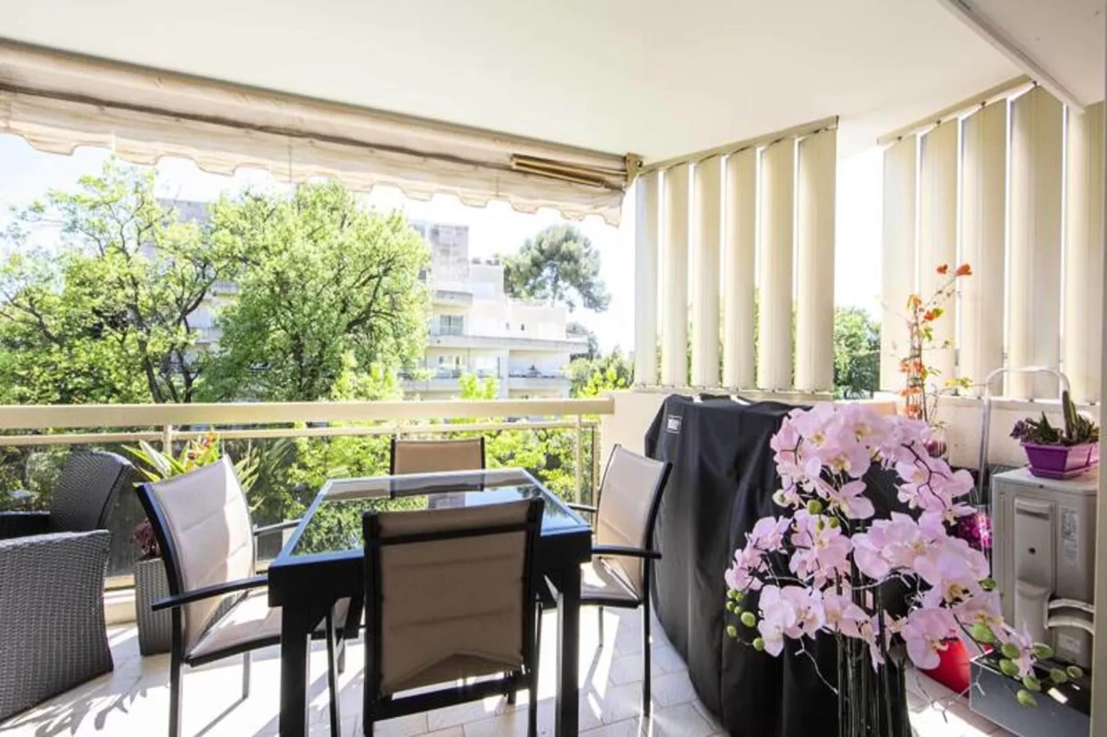 Résidence Coup De Coeur Id&eacute;al Congres Et Vacances ❤live In Villa Parador❤-Buitenkant zomer