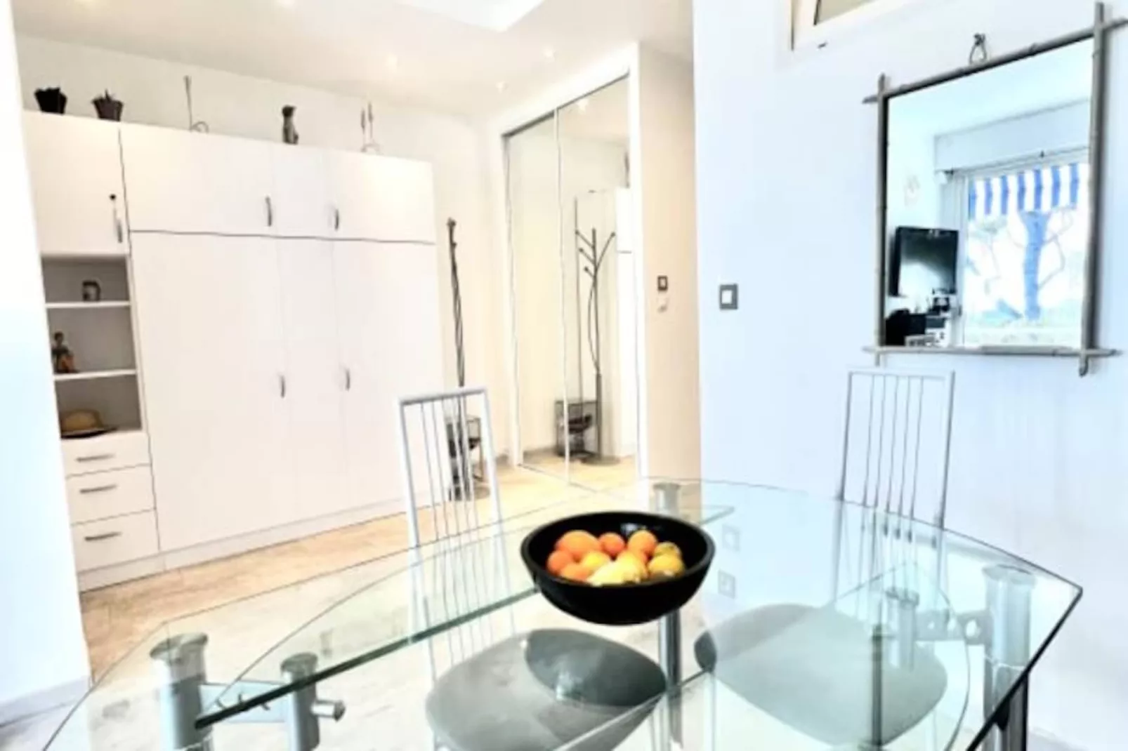 Résidence Studio De 35m² Très Proche De La Croisette-Image-tags.