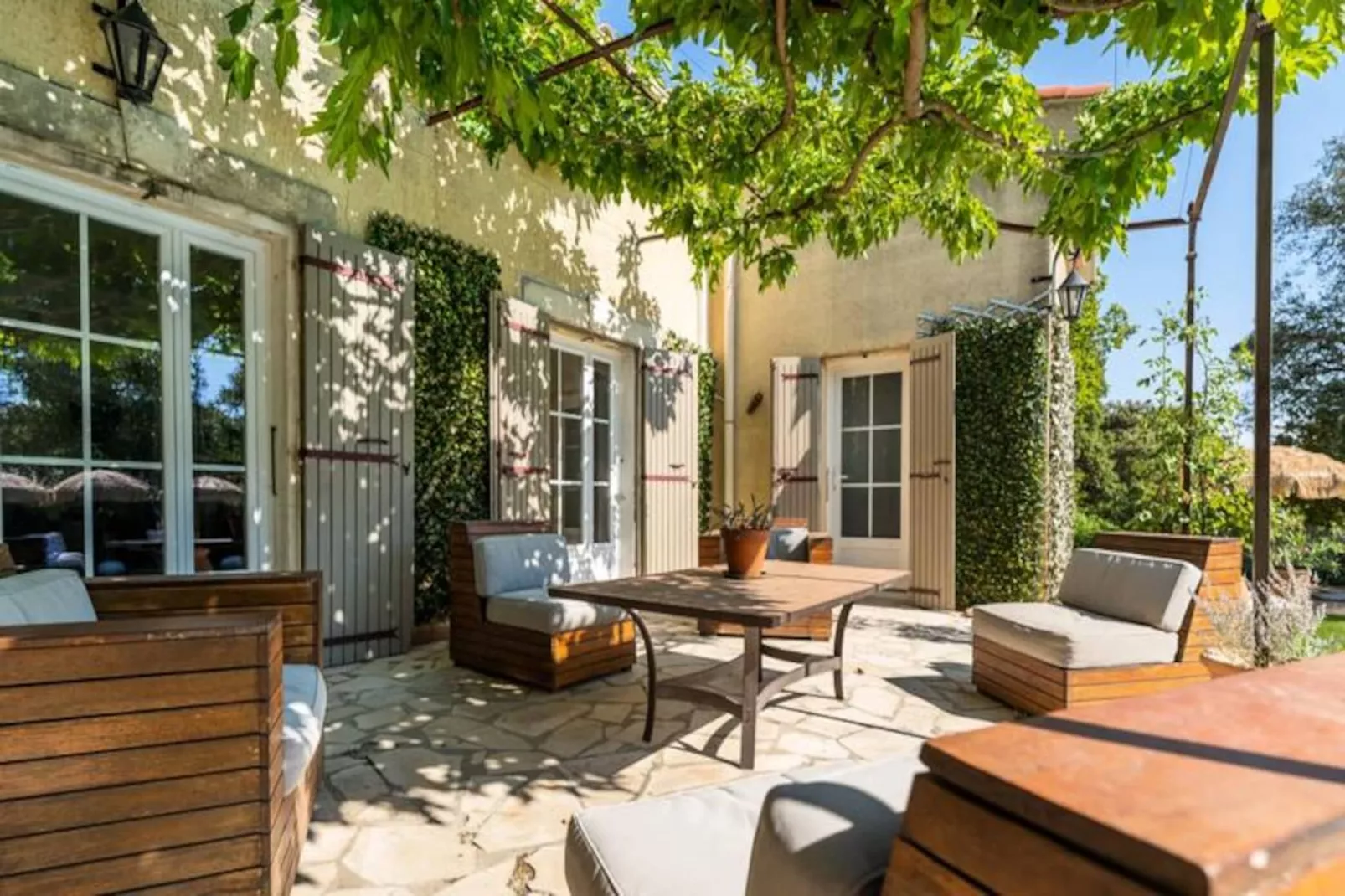 La Ch&ecirc;neraie. Proche Alpilles Et Luberon, Piscine Chauff&eacute;e-Image-tags.