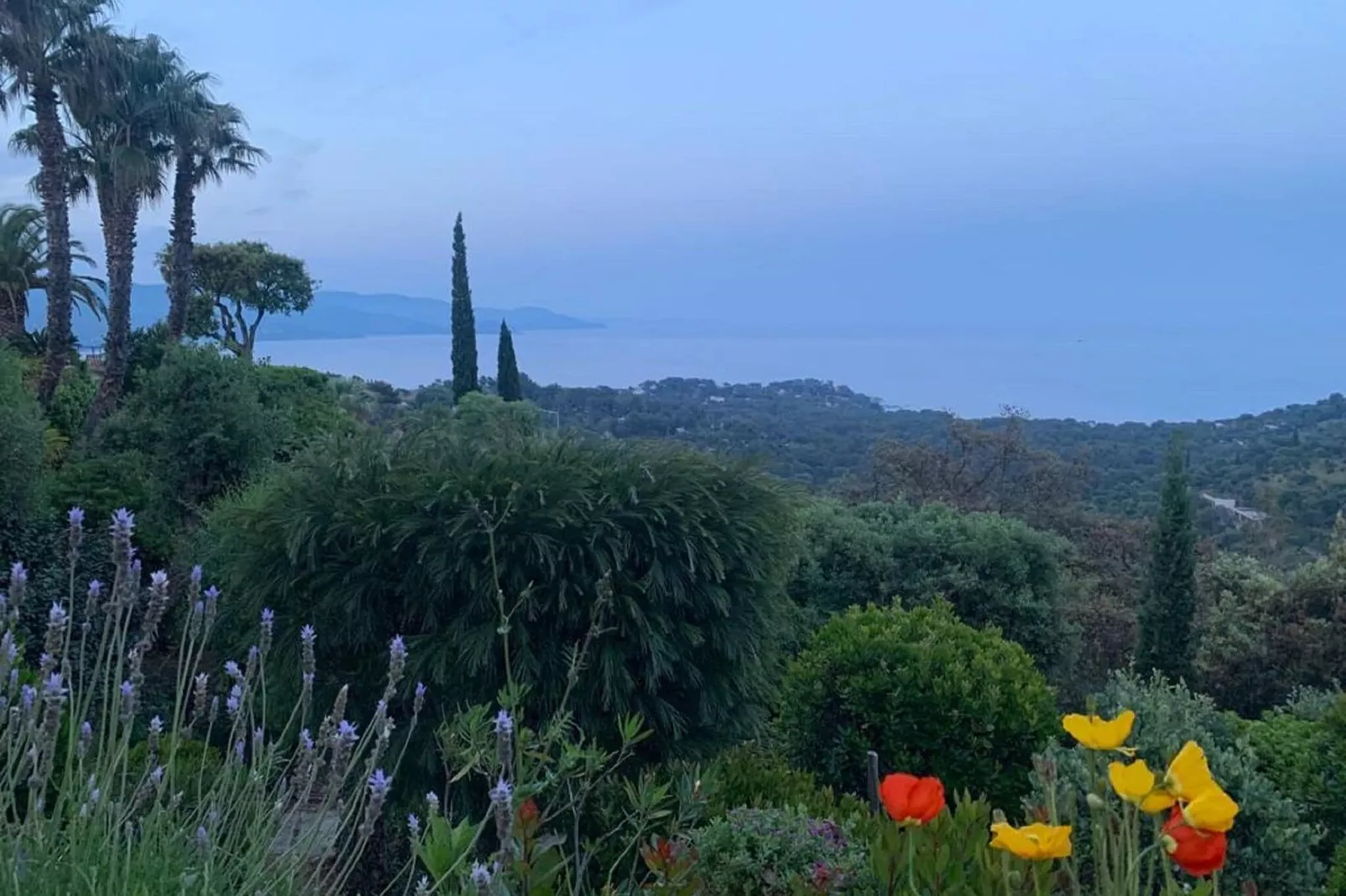 Villa avec piscine vue mer et proche plage à Bormes les Mimosas