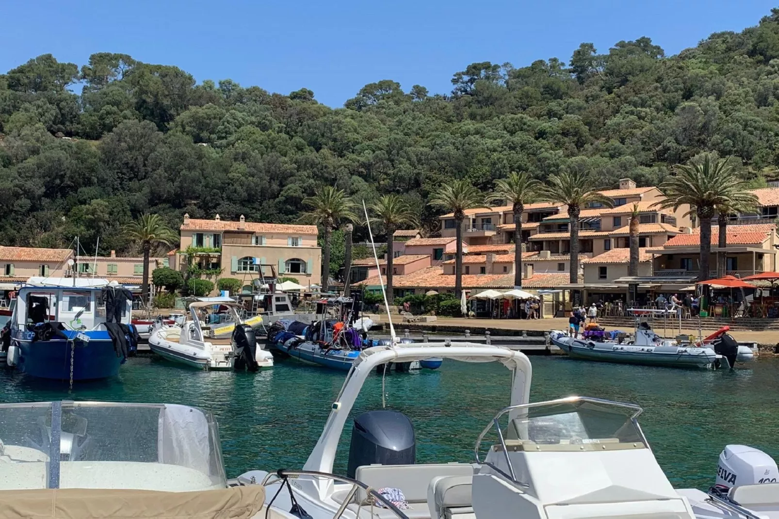 Villa avec piscine vue mer et proche plage à Bormes les Mimosas-Gebieden zomer 20km