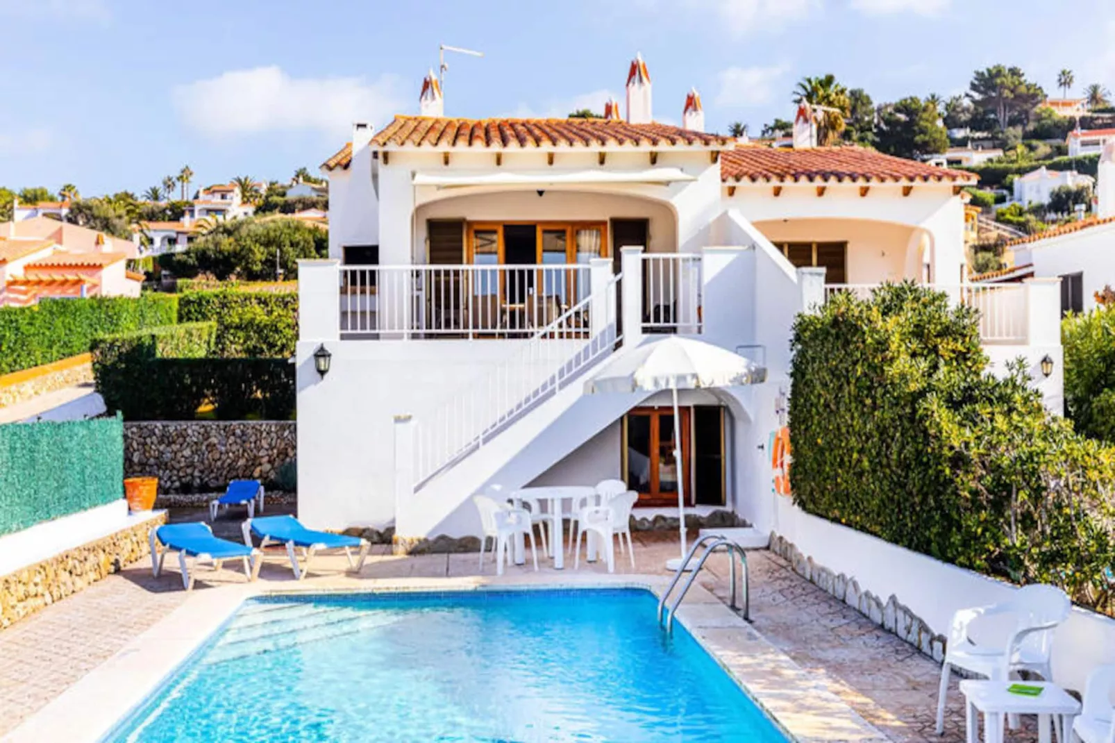 Maison à Son Bou-Image-tags.