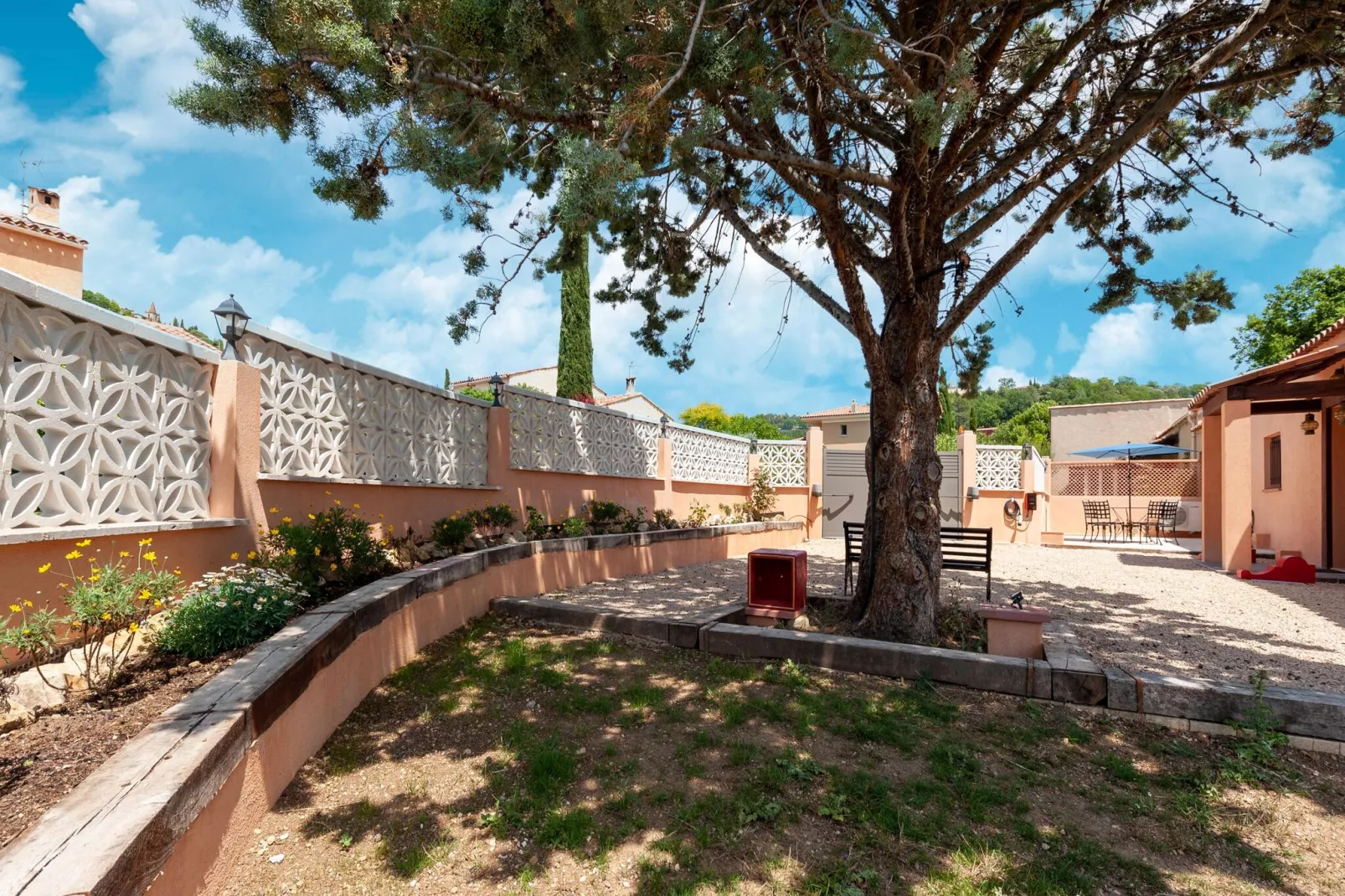 VILLA JEN'UKA-Tuinen zomer