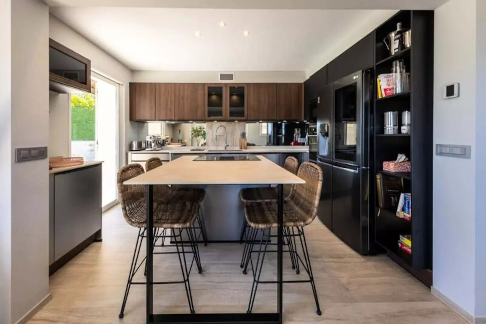 06ak1 - Villa 4 Chambres, Piscine Et Sauna-Image-tags.