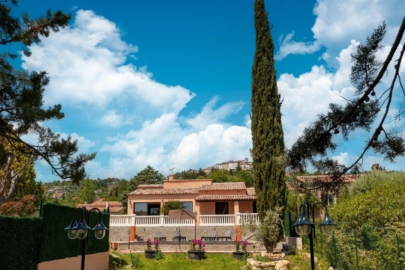 VILLA JEN'UKA-Tuinen zomer