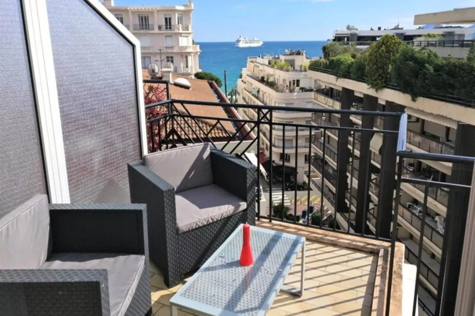 Résidence Studio Dernier &eacute;tage Avec Terrasse Sur Splendide Vue Mer-Buitenkant zomer