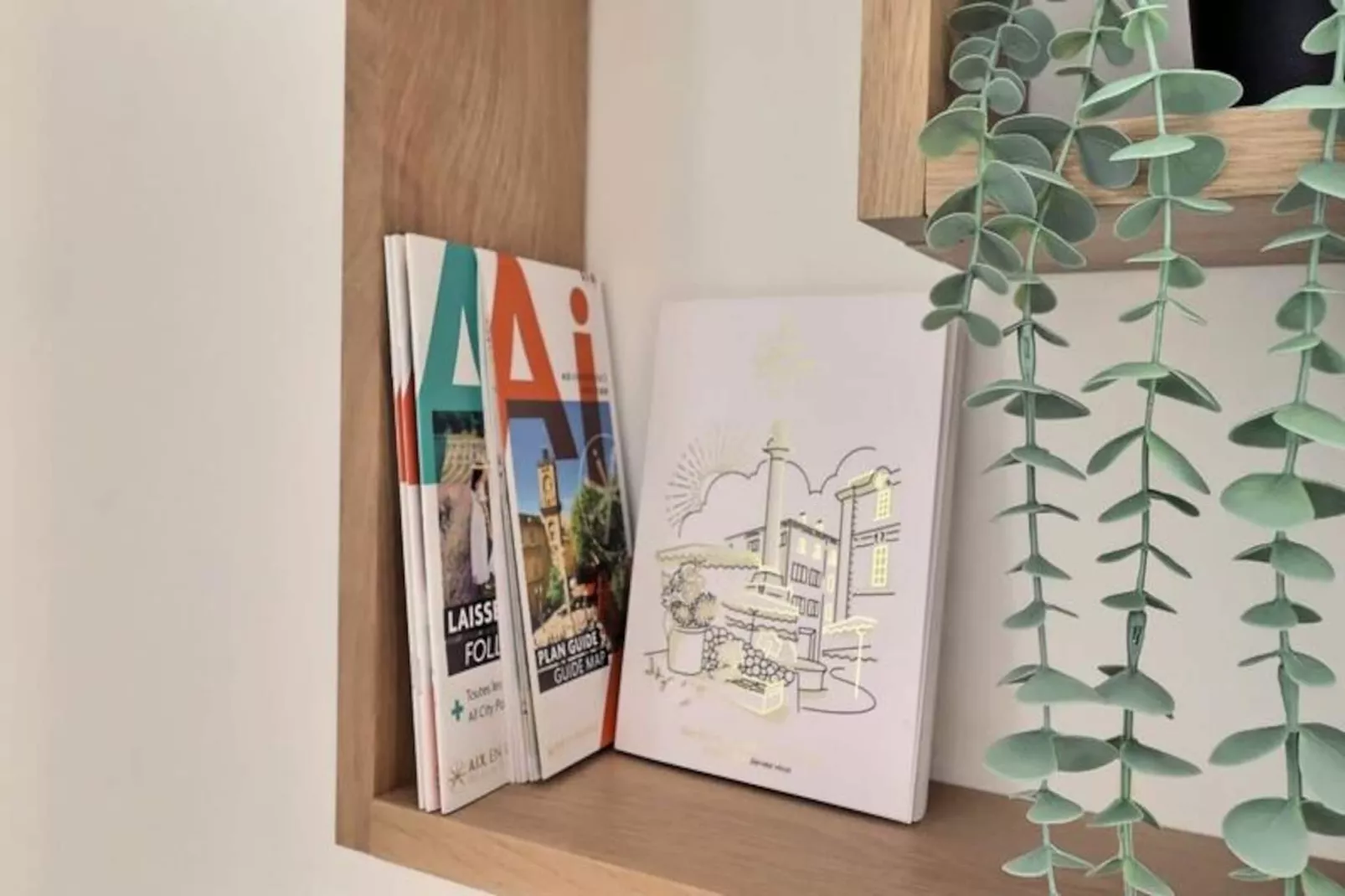 La Parenth&egrave;se Aixoise - 3 &eacute;toiles - Parking-Image-tags.