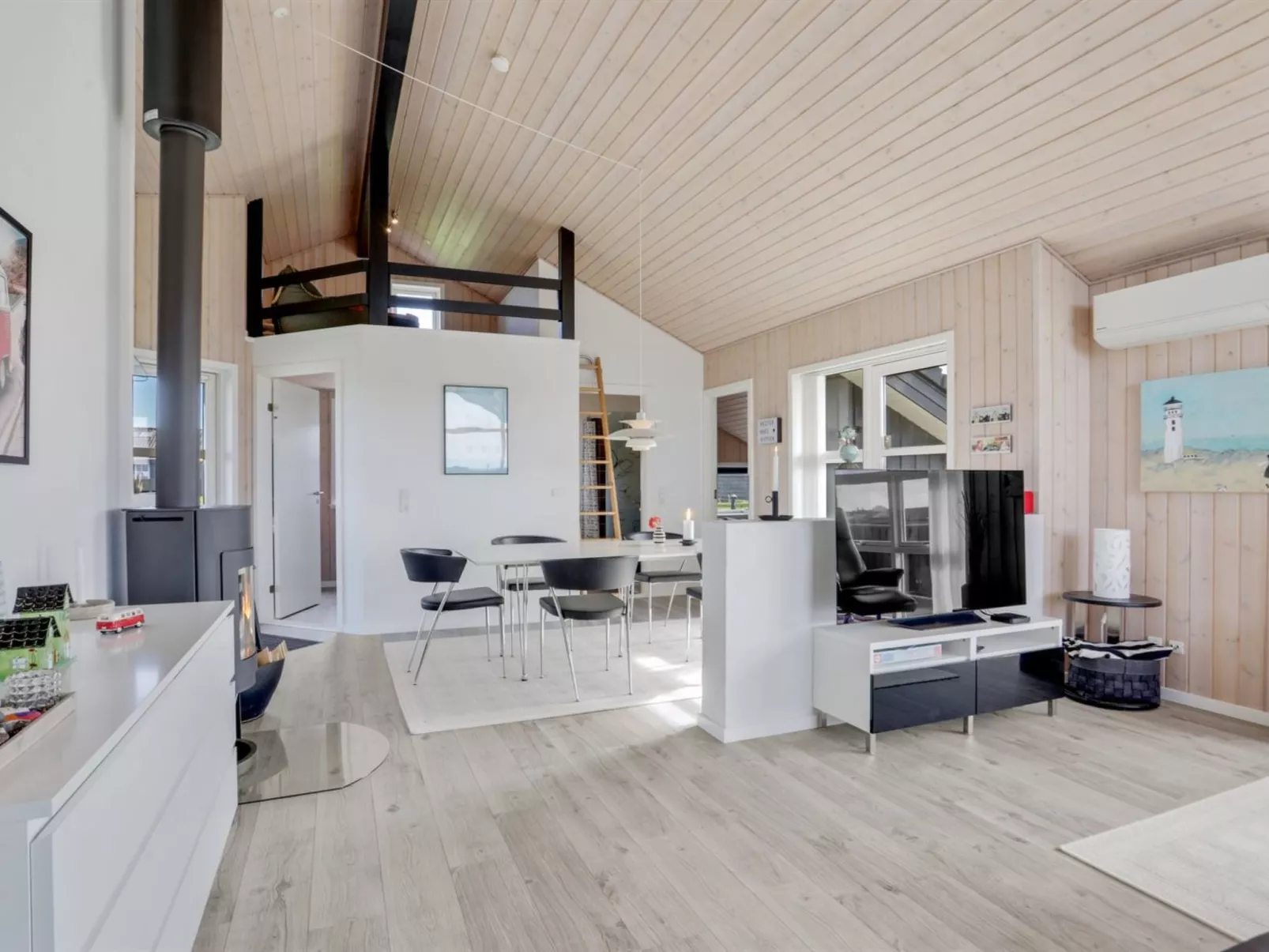 "Anthea" - 450m from the sea-Binnen