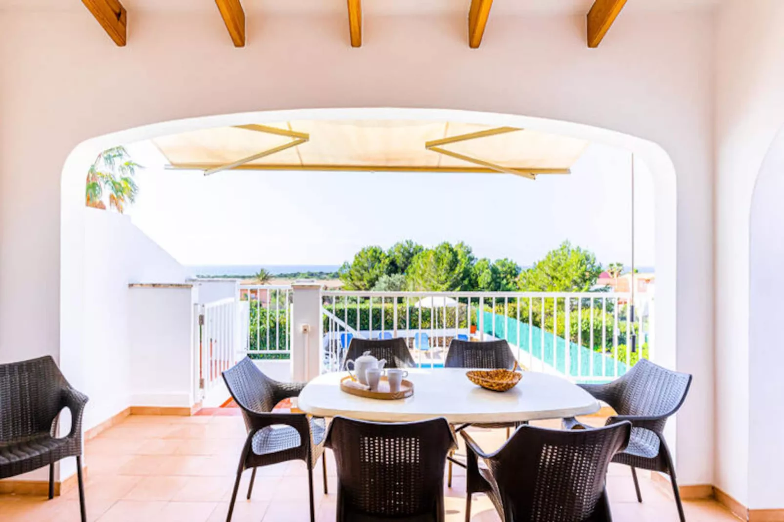 Maison à Son Bou-Image-tags.