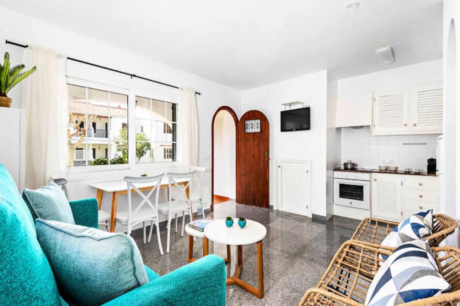 Appartements à Son Bou-Image-tags.