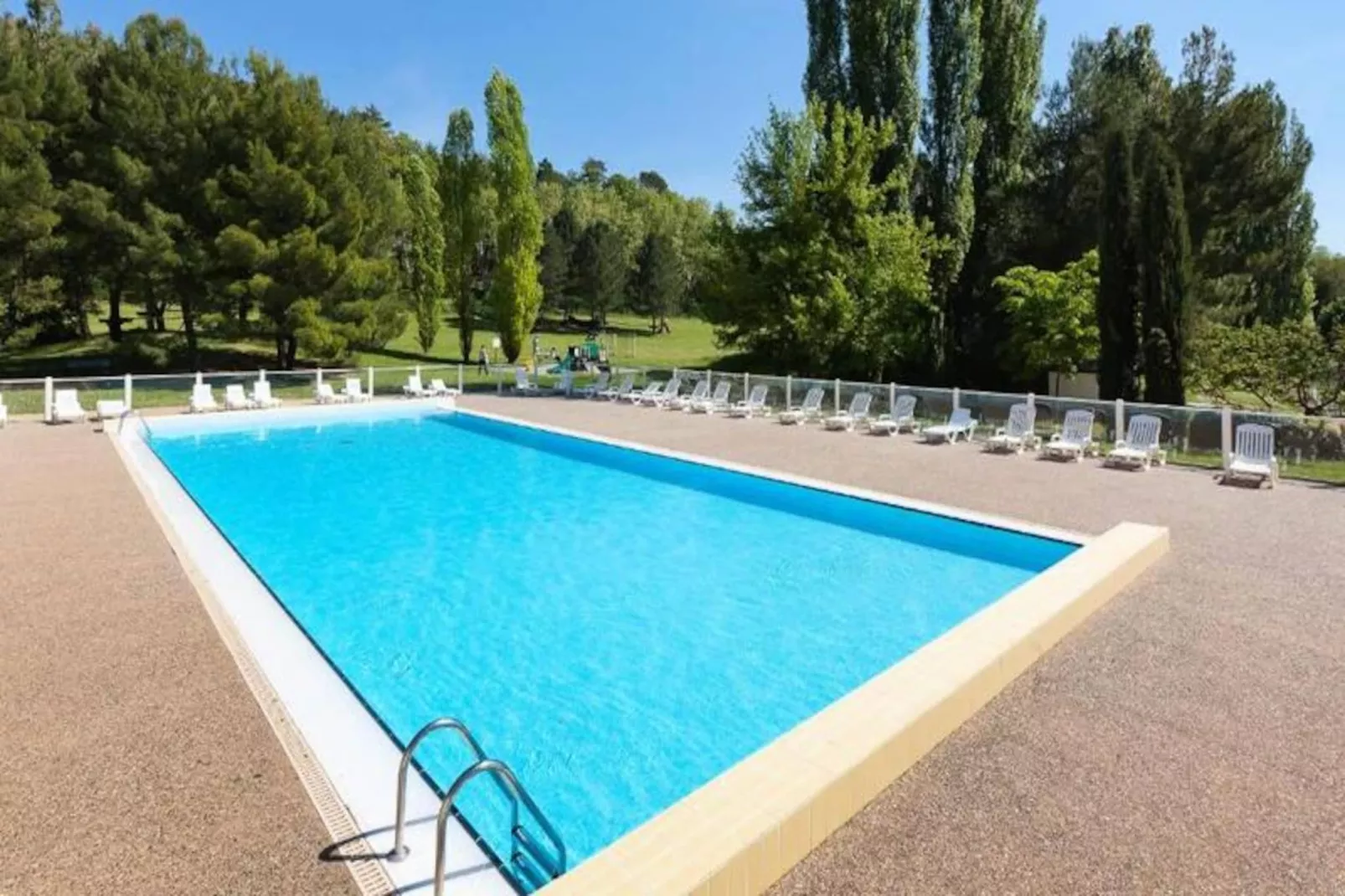 Résidence Domaine de Château Laval *** - Vacances Bleues