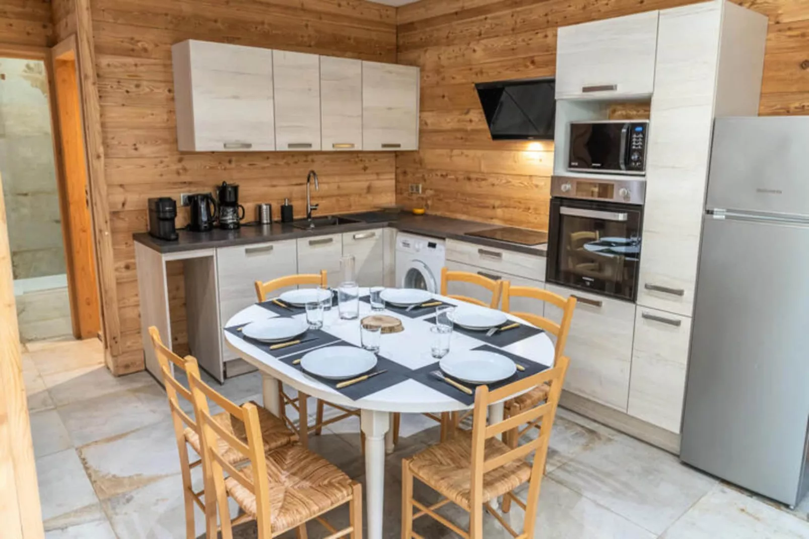 Résidence Pramouton-Eetkamer