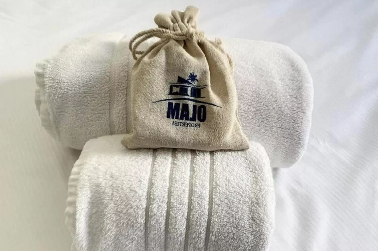 Palais & Croisette 1 Mn, 2 Pi&egrave;ces Spacieux Avec Balcon - Olam Properties-Buitenkant zomer