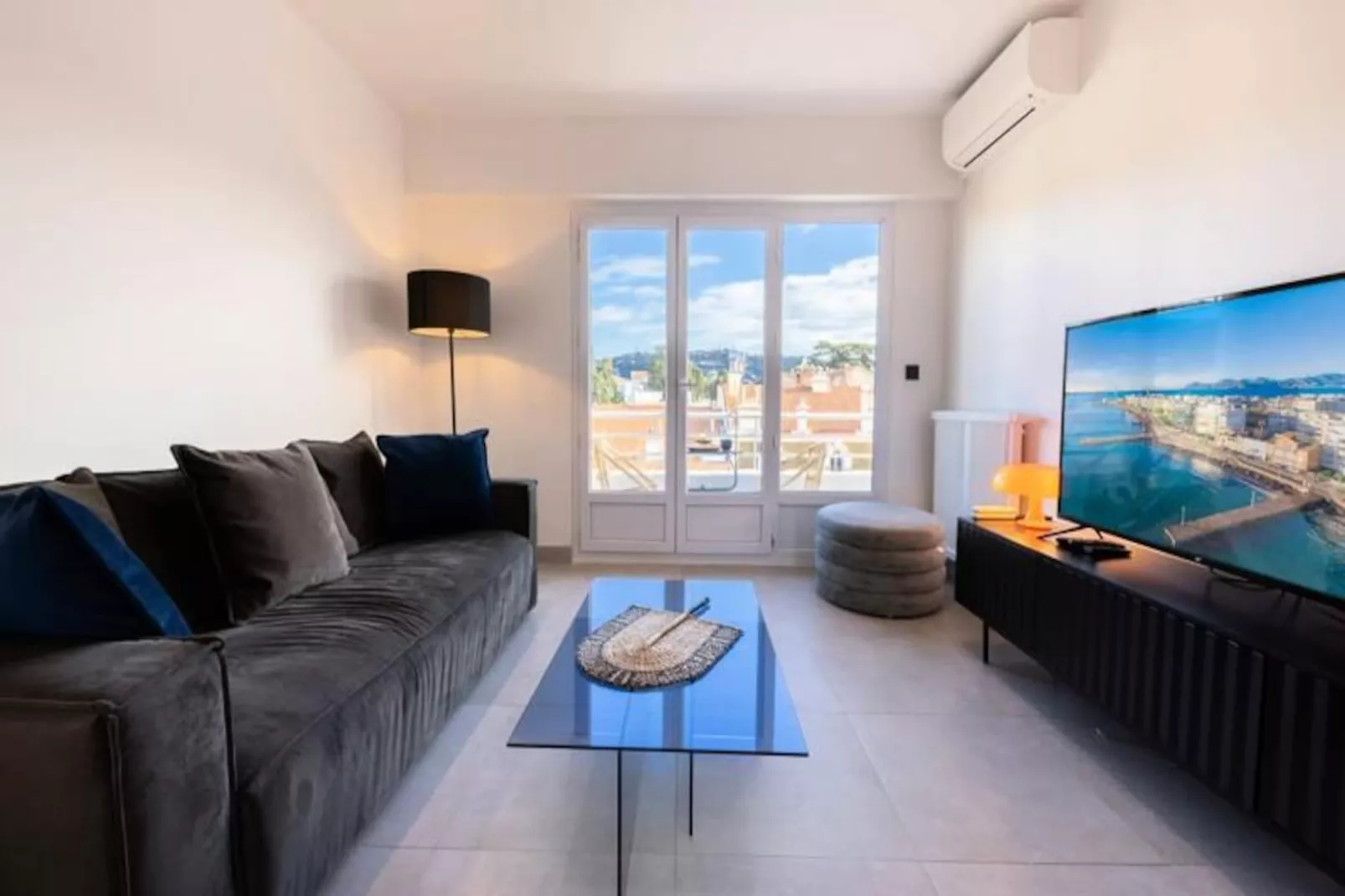 06az - Appartement Avec Terrasse 10min Du Palais-Image-tags.