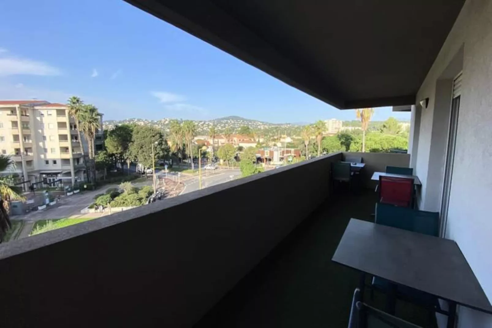 06ch : Beau T3 Avec Terrasse - 300m Parc Exflora-Image-tags.