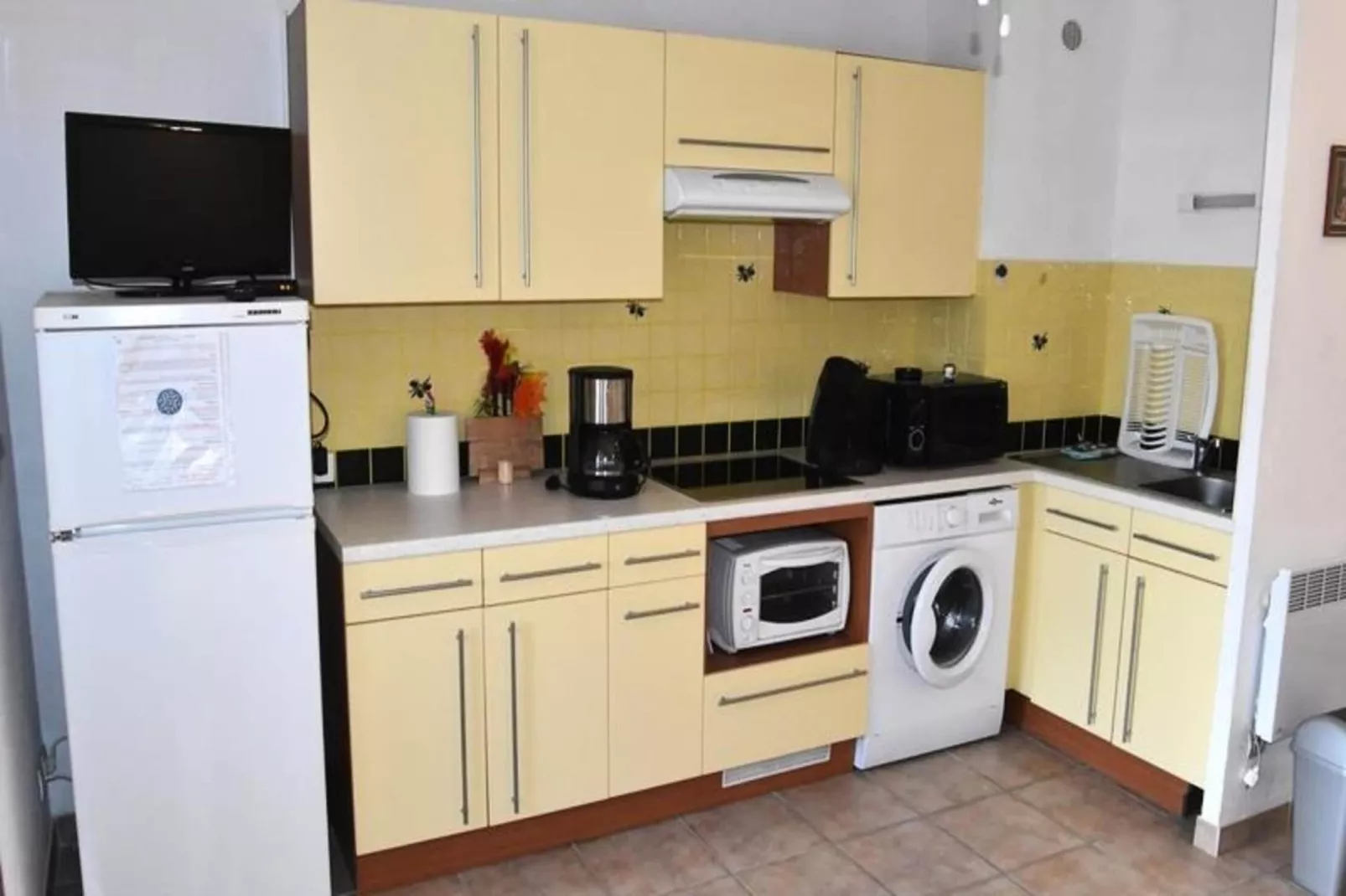 Résidence Les Portes De La Mediterranee-Buitenkant zomer