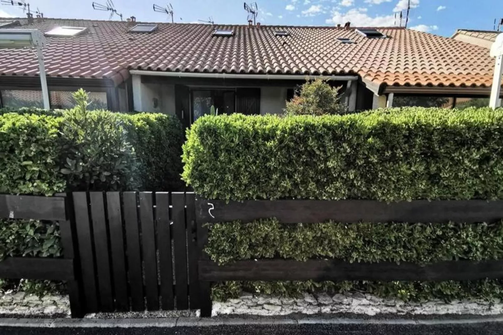 Résidence Village Merlin-Buitenkant zomer