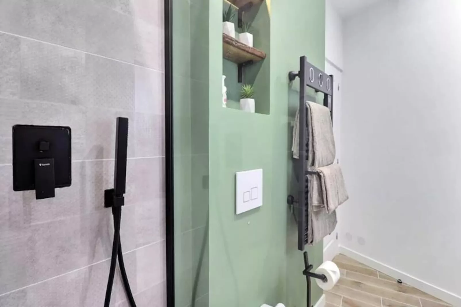 La Parenth&egrave;se Aixoise - 3 &eacute;toiles - Parking-Image-tags.