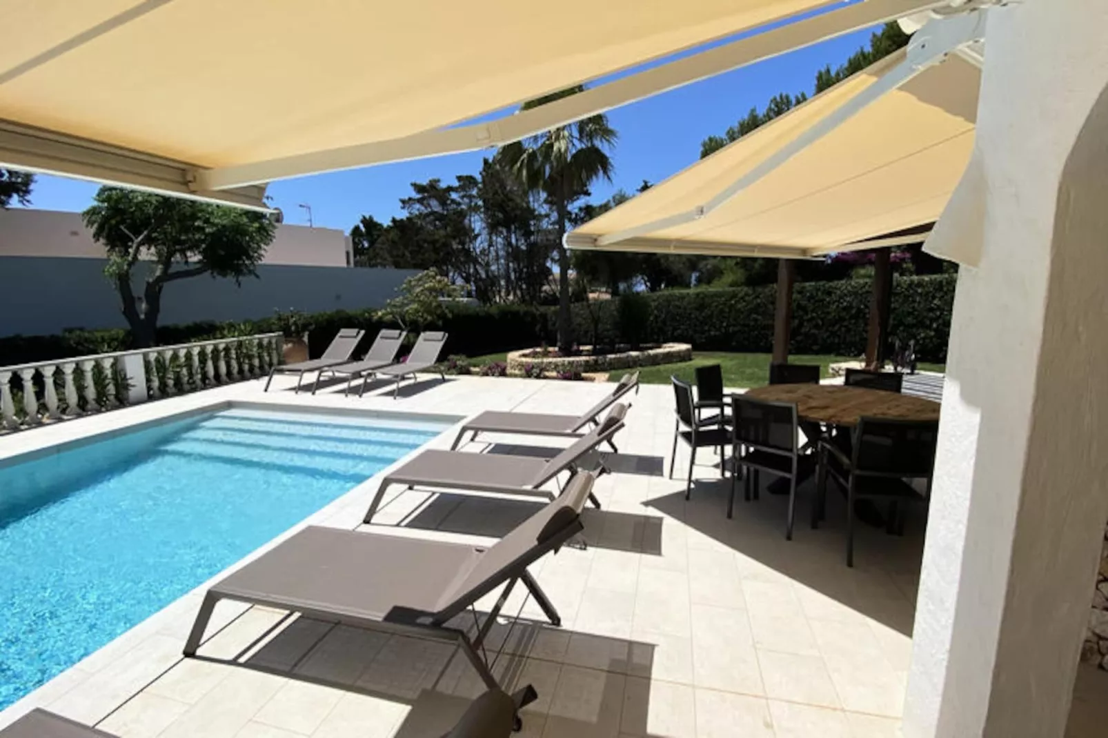 Maison à Binisafuller-Image-tags.