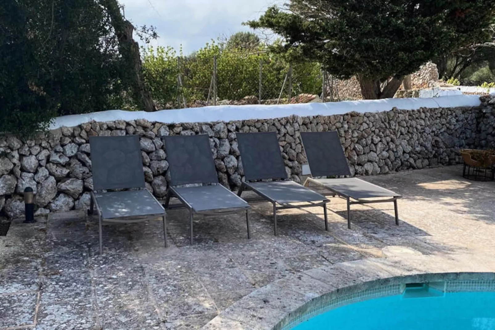 Maison à Son Bou-Image-tags.