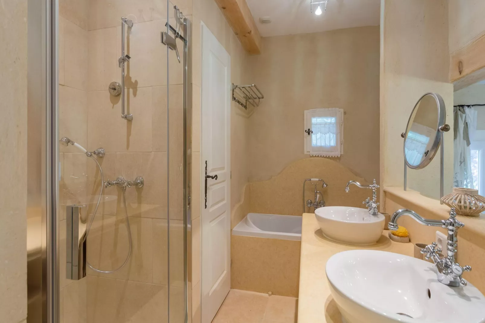 Bergerie Caseneuve-Badkamer