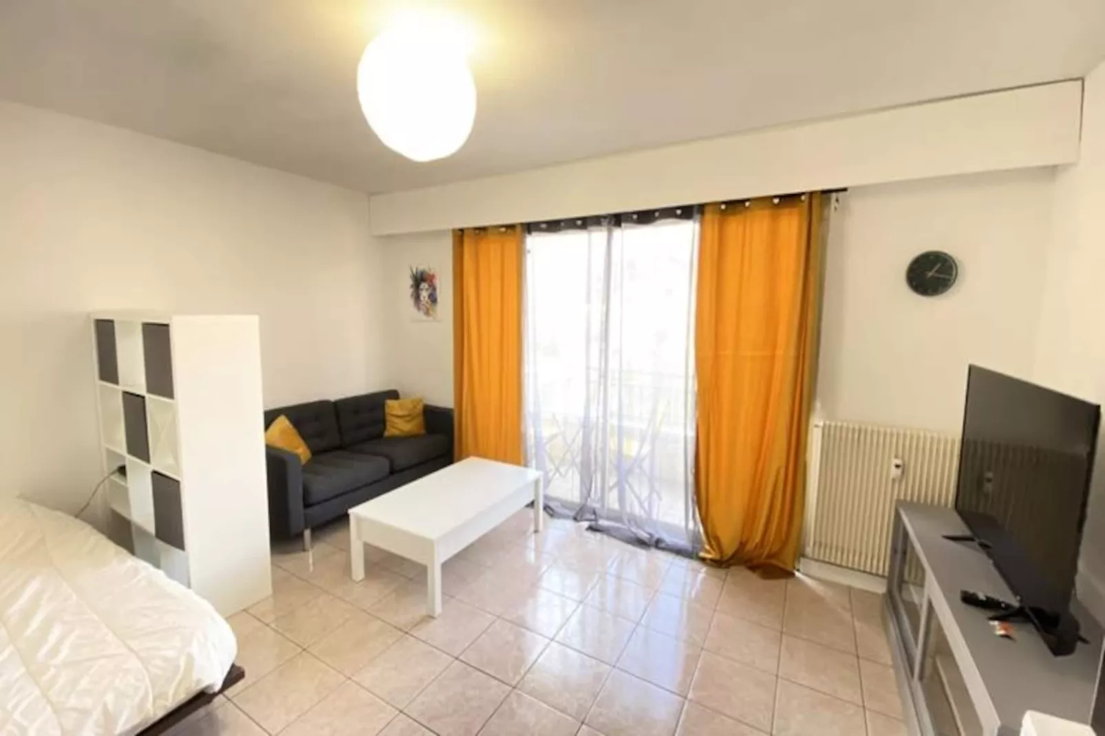 06bq : Studio &agrave; Deux Pas Des Plages-Image-tags.