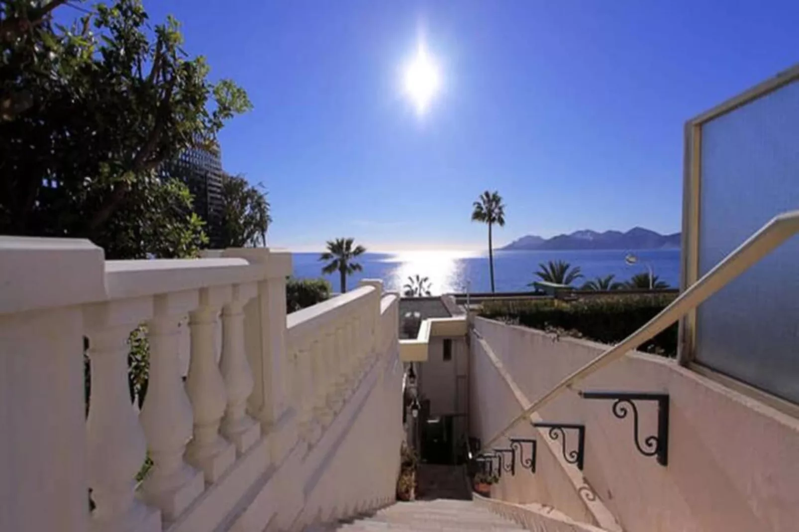 Résidence Appartement 145 M2 Face &agrave; La Mer / Acc&egrave;s Priv&eacute; &agrave; La Mer-Buitenkant zomer