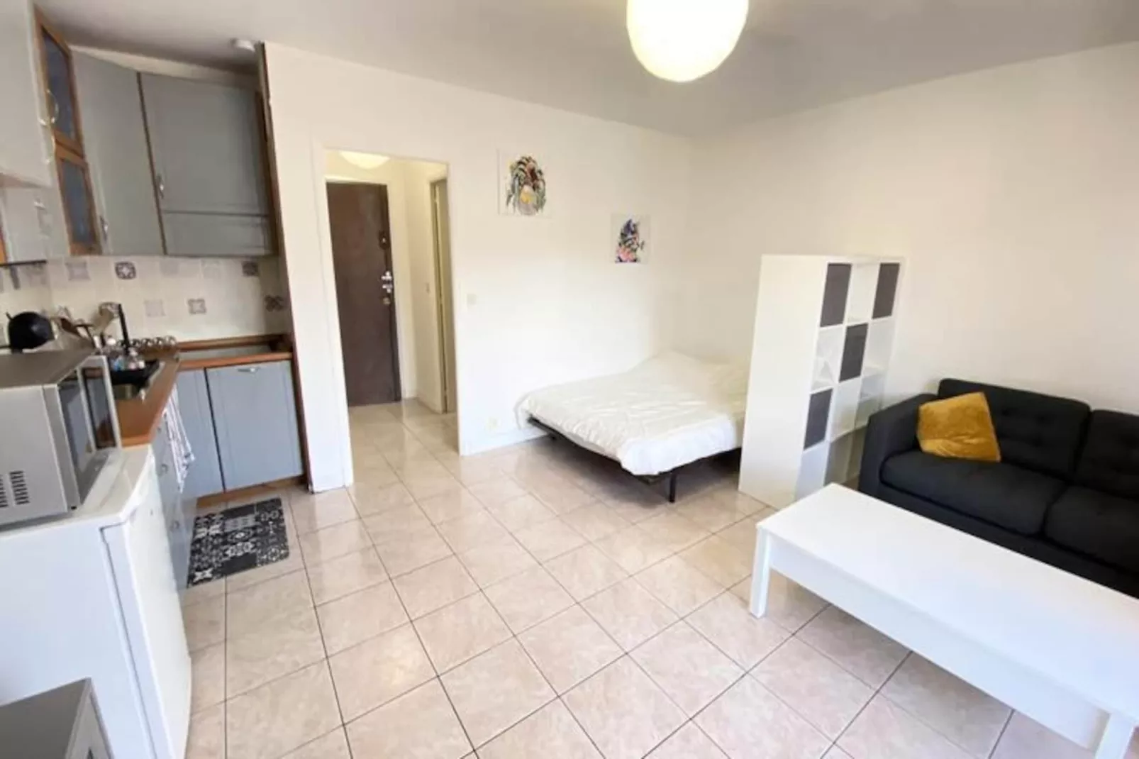 06bq : Studio &agrave; Deux Pas Des Plages-Image-tags.