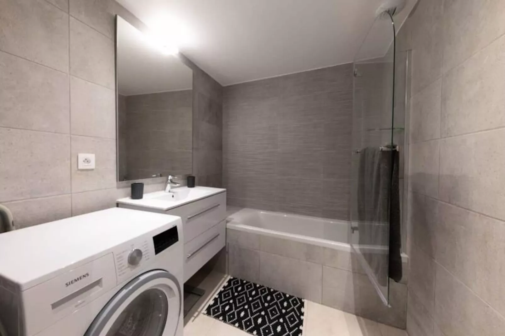 06ah - Superbe T2 Les Pieds Dans L'eau - Piscine-Image-tags.