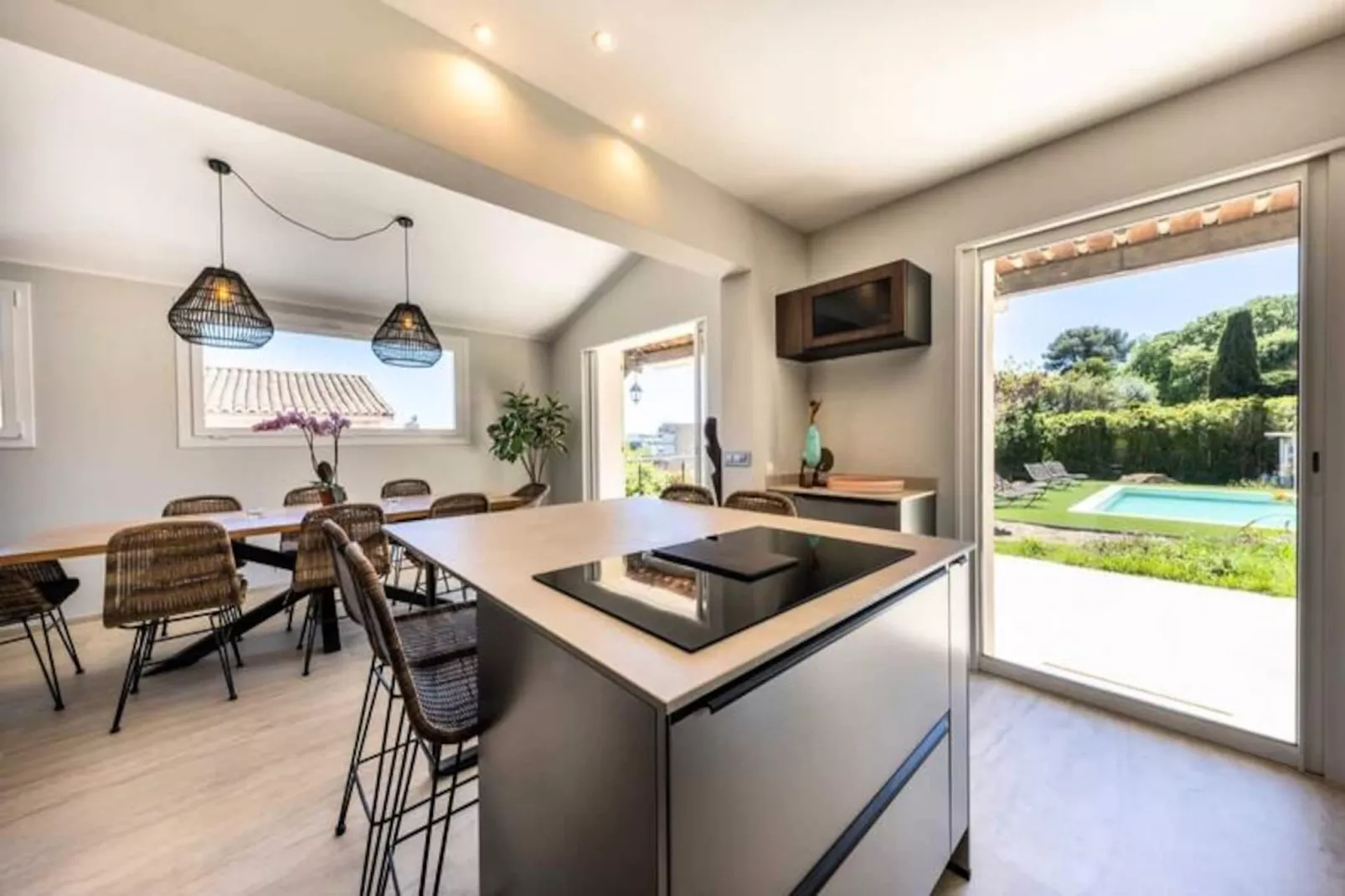 06ak1 - Villa 4 Chambres, Piscine Et Sauna-Image-tags.