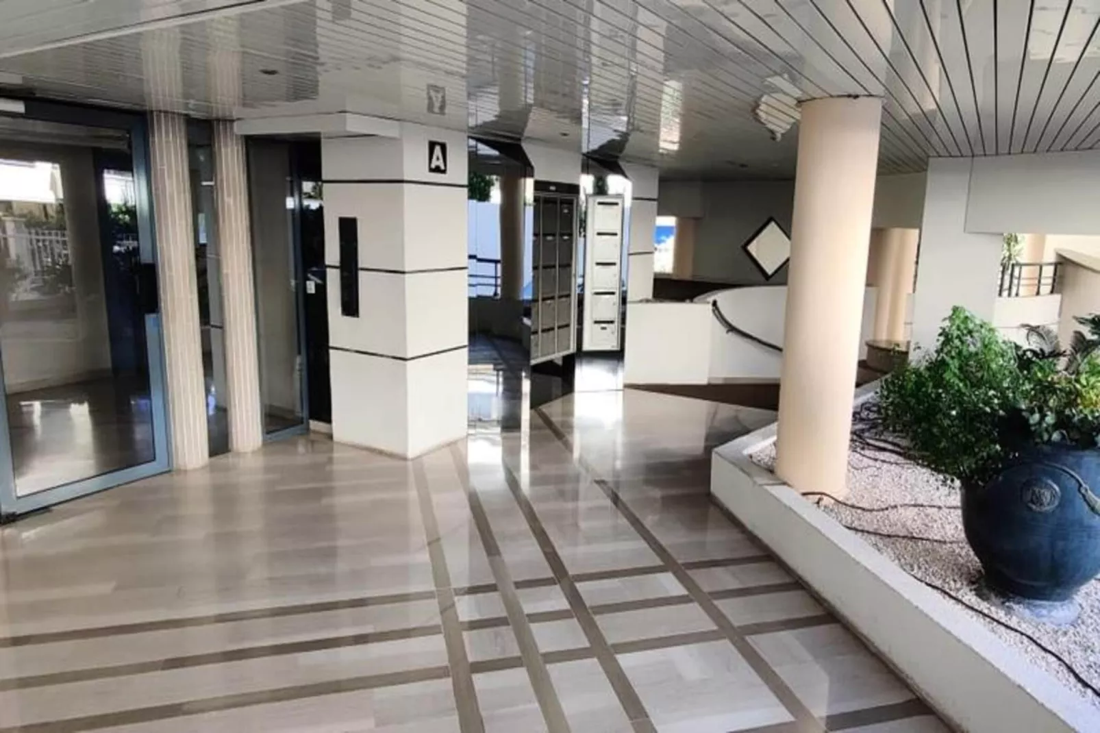 Résidence Appartement R&eacute;nov&eacute; Avec 2 Chambres & Salle De Bain &agrave; La D&eacute;coration Raffin&eacute;e-Recreatieruimte