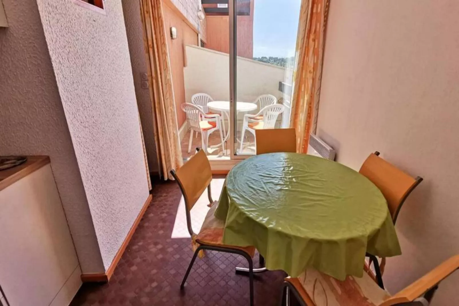 Residence De La Plage-Eetkamer