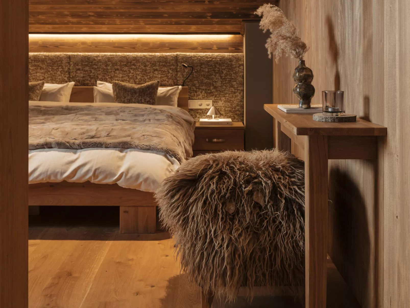 Royal Mountain Lodge-Binnen