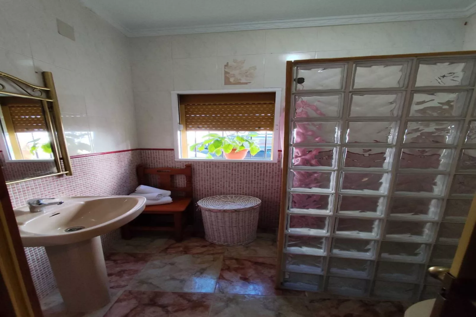 MamaTuli+34635401120-Badkamer