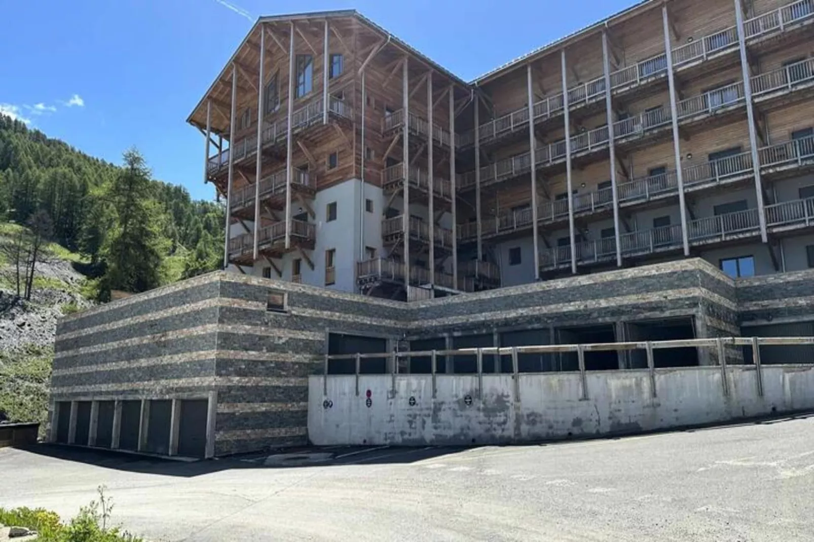 Varsea Residence - Buitenkant zomer