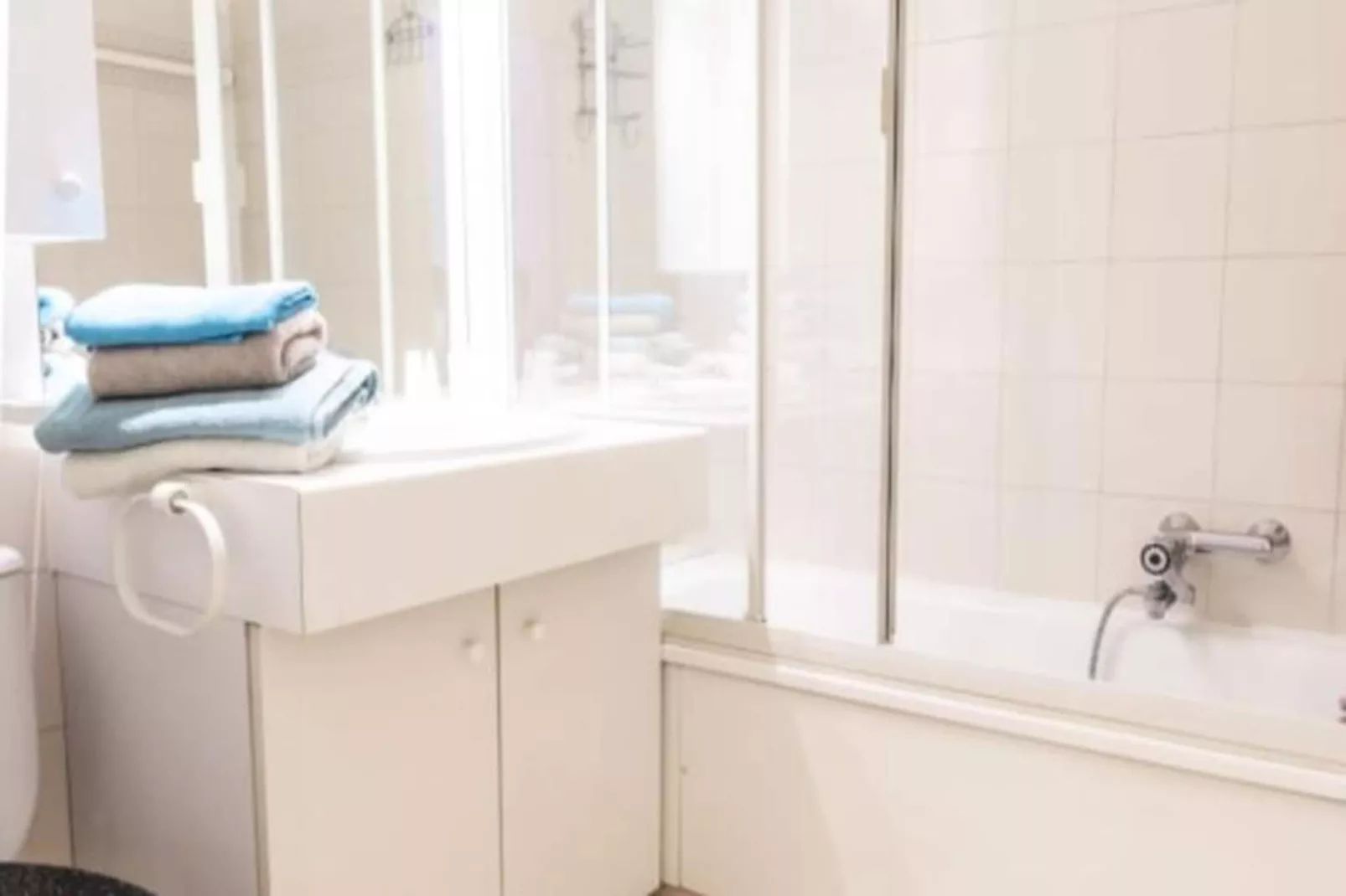 Résidence Coeur De La Rue Meynadier-Badkamer