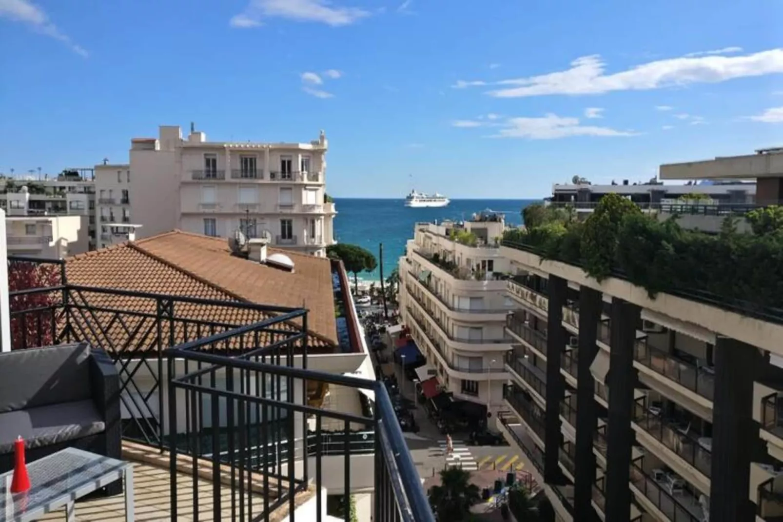 Résidence Studio Dernier &eacute;tage Avec Terrasse Sur Splendide Vue Mer-Buitenkant zomer