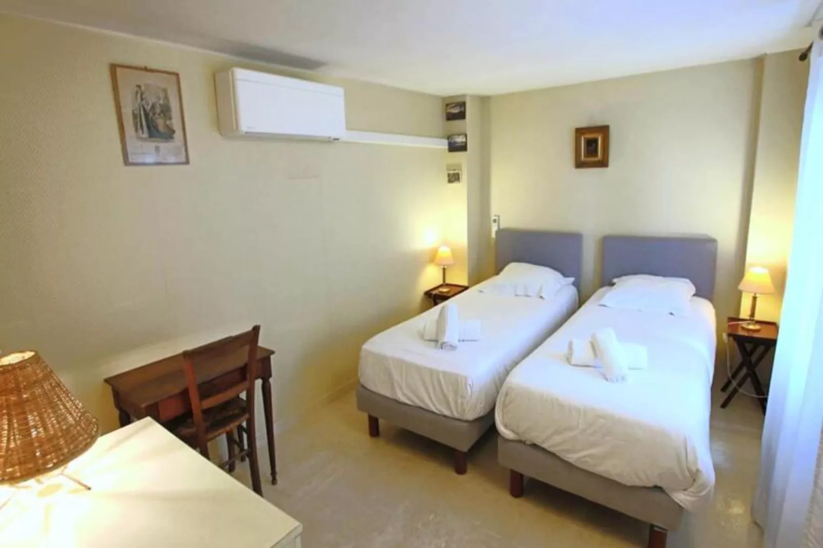 Résidence Appartement 145 M2 Face &agrave; La Mer / Acc&egrave;s Priv&eacute; &agrave; La Mer-Buitenkant zomer