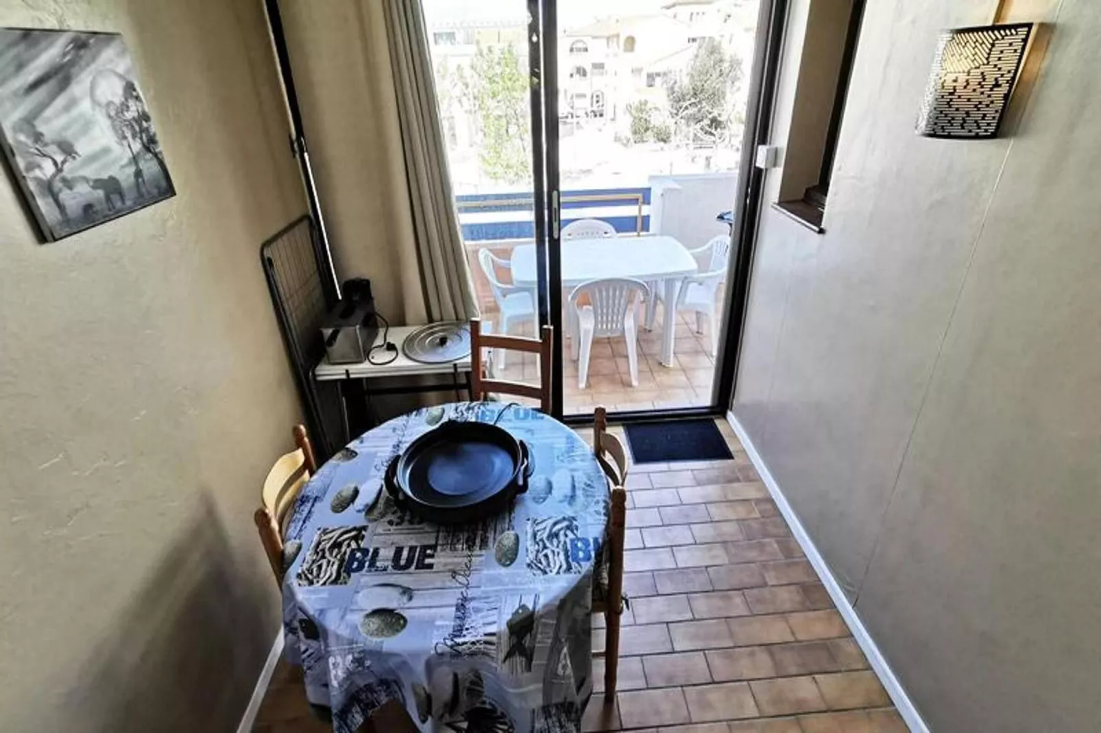 Résidence Les Arenes-Eetkamer