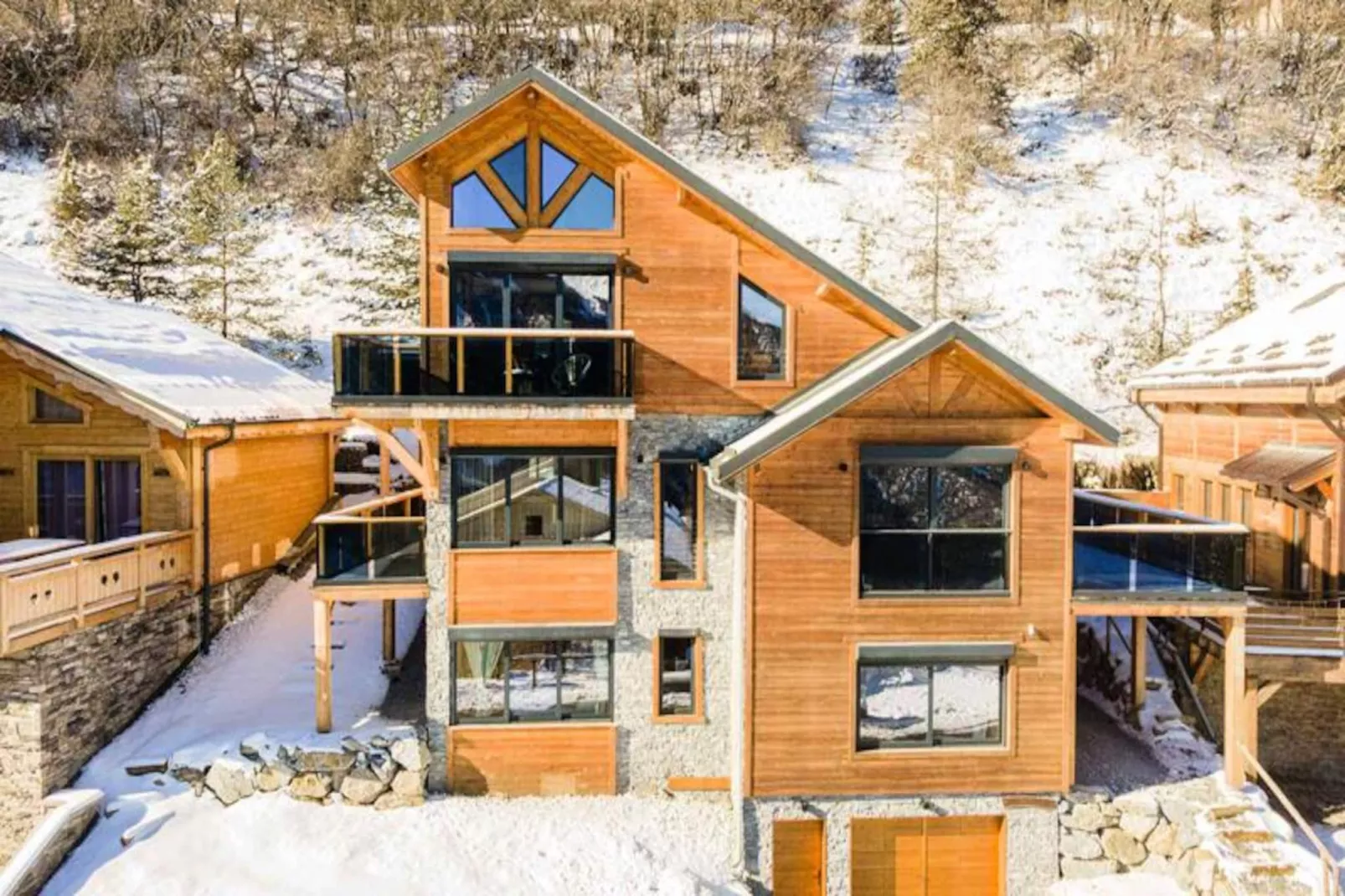 Chalet Lumiere-Image-tags.