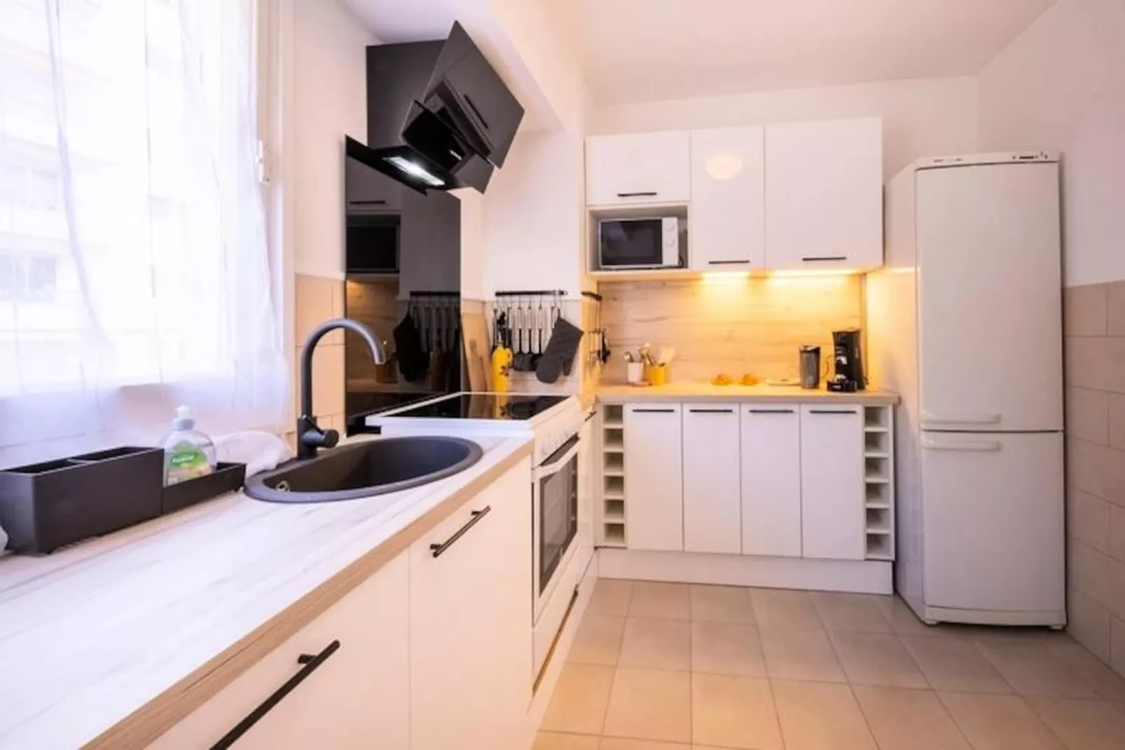 06b - Beau 2 Pi&egrave;ces R&eacute;nov&eacute; Avec Terrasse Vue Mer-Image-tags.