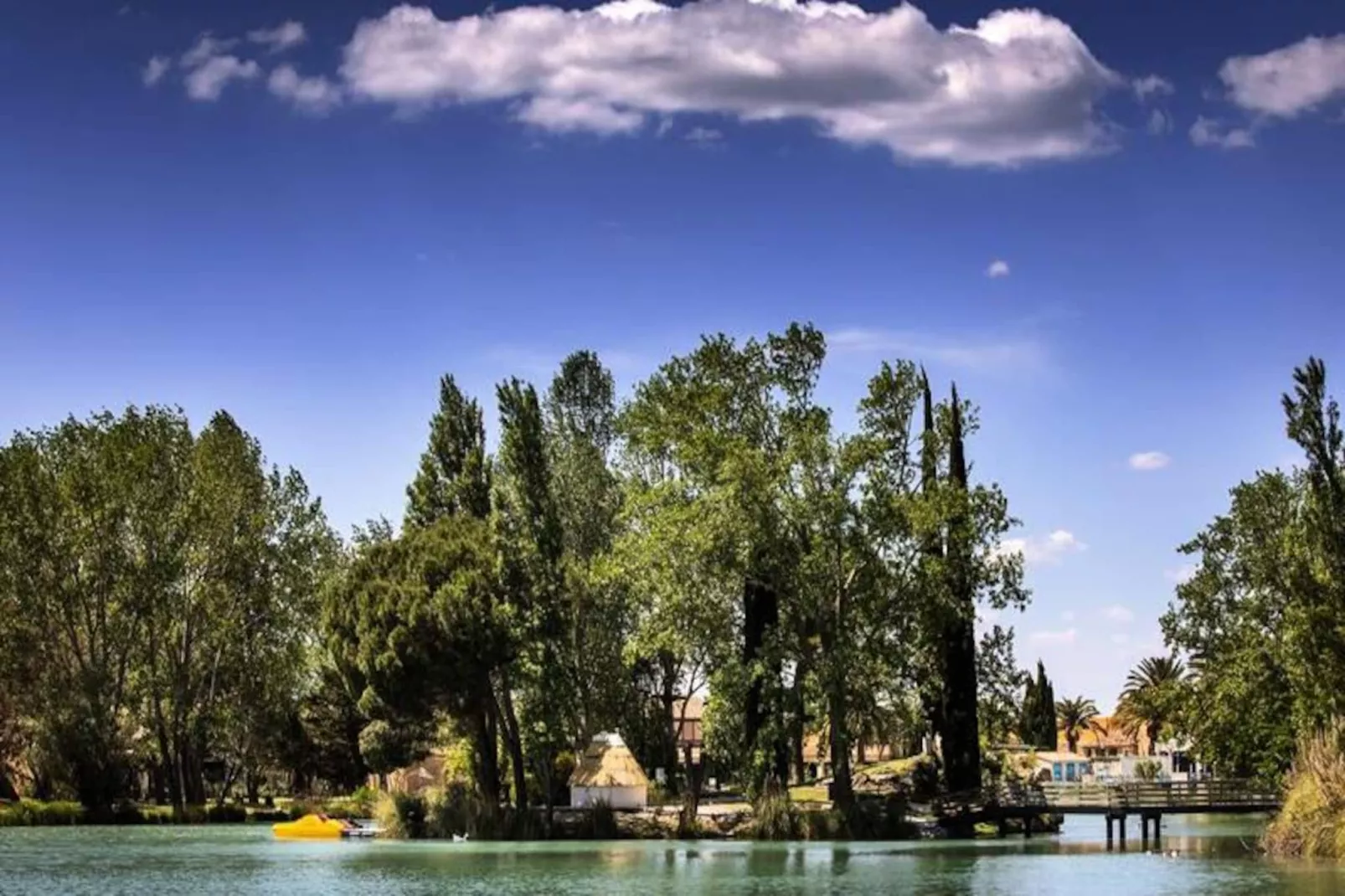 SOWELL Family Les Amandiers****-Image-tags.