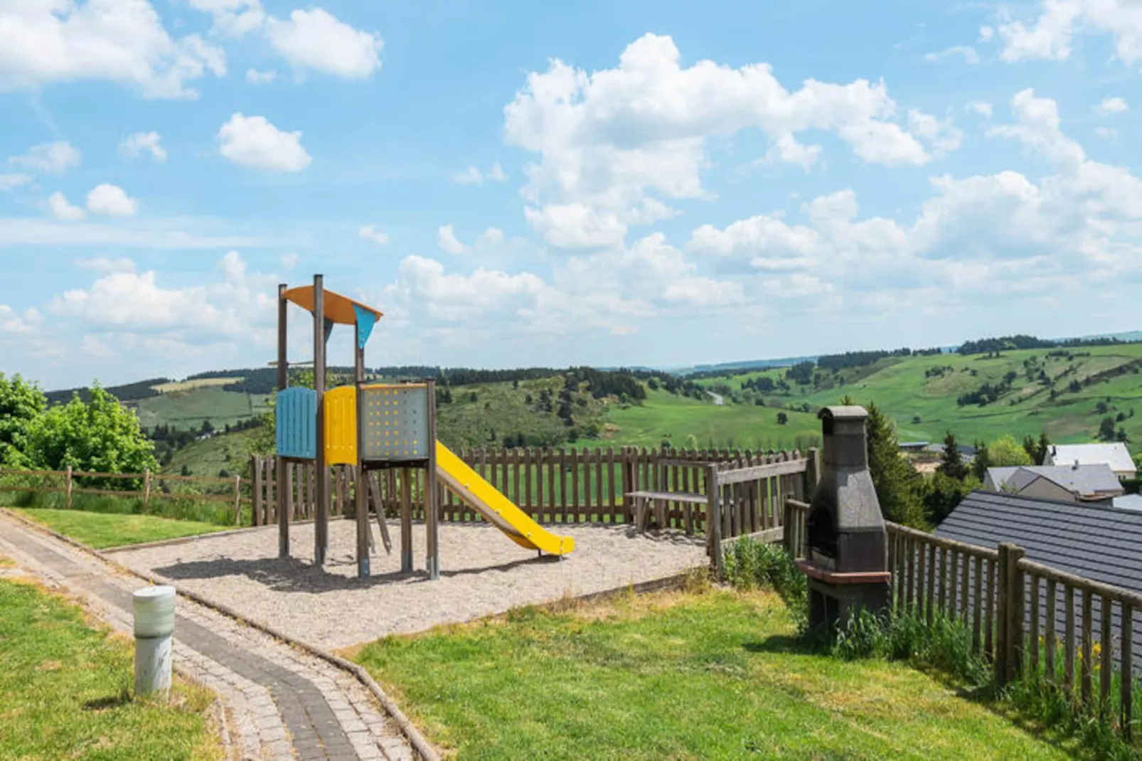 Appartements à Châteauneuf-de-Randon-Image-tags.