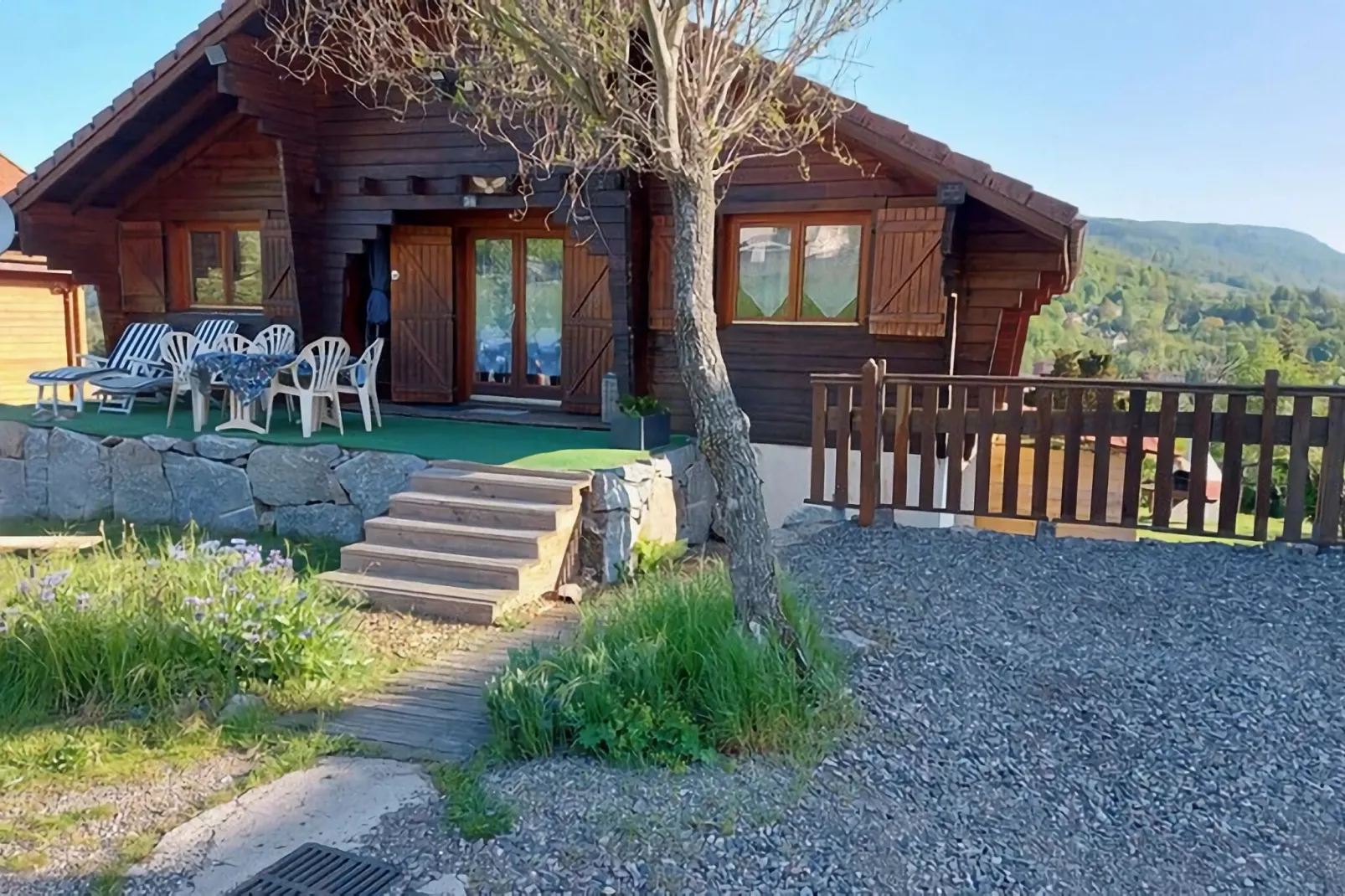 Chalet l'Aigle - Saint-Maurice-sur-Moselle-Buitenkant zomer