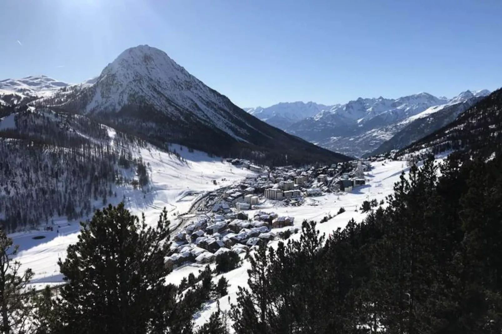 Saint Roch Chalet-Image-tags.