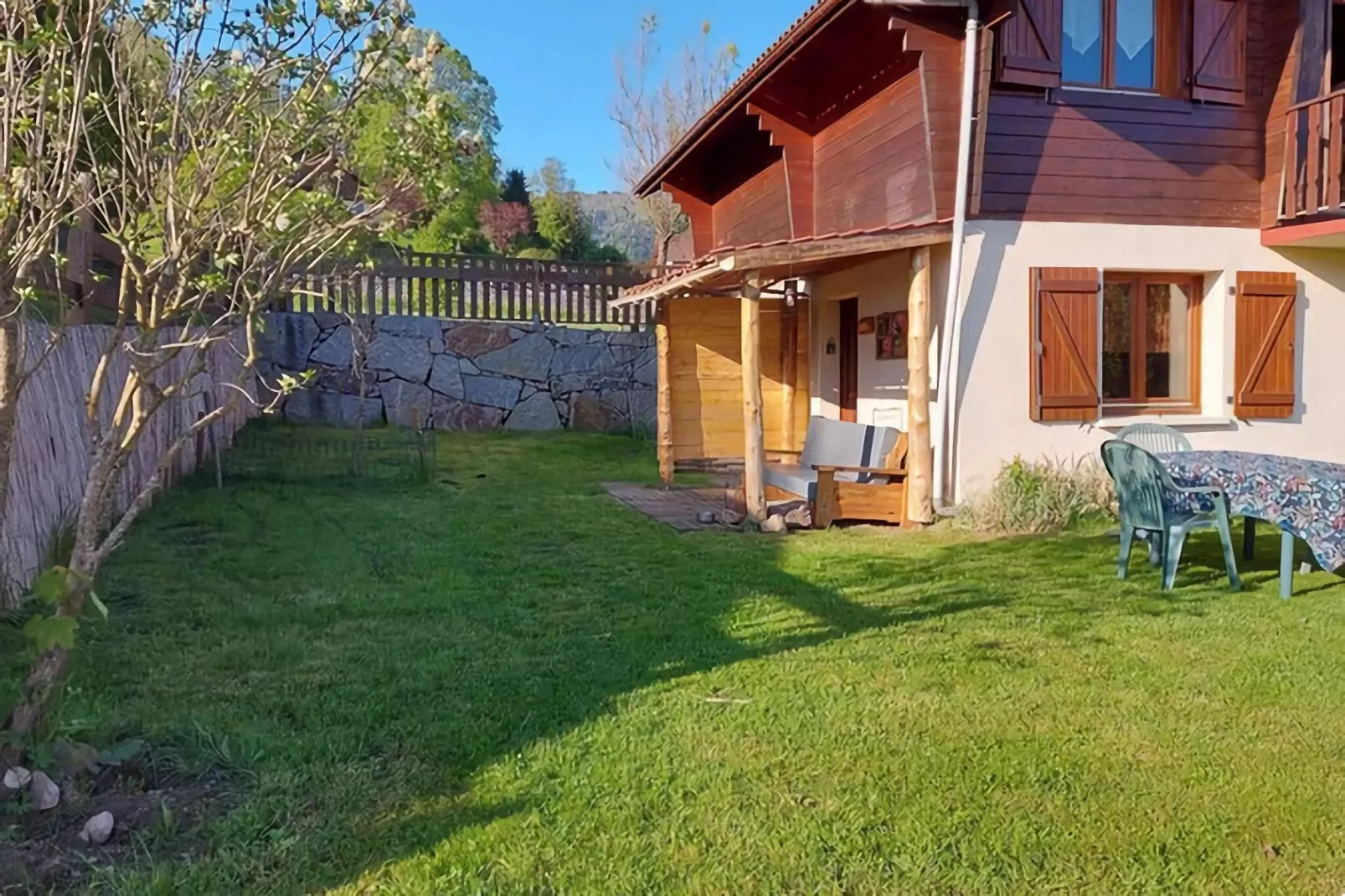 L'Aigle chalet ensemble - Saint-Maurice-sur-Moselle-Tuinen zomer