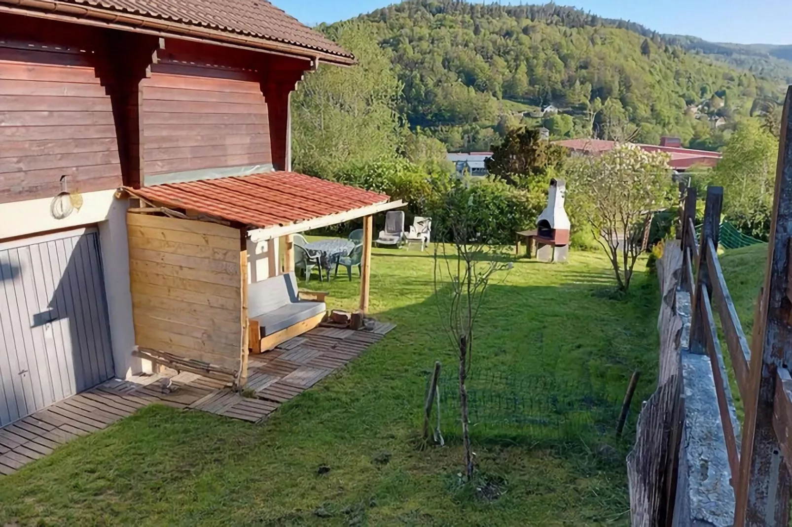 L'Aigle chalet ensemble - Saint-Maurice-sur-Moselle-Tuinen zomer