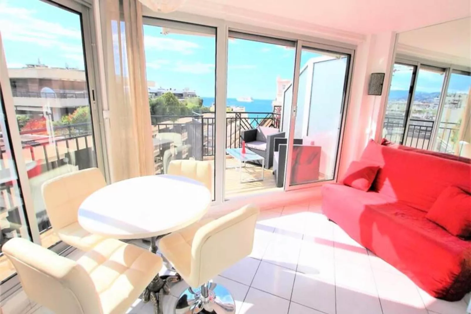 Résidence Studio Dernier &eacute;tage Avec Terrasse Sur Splendide Vue Mer-Buitenkant zomer